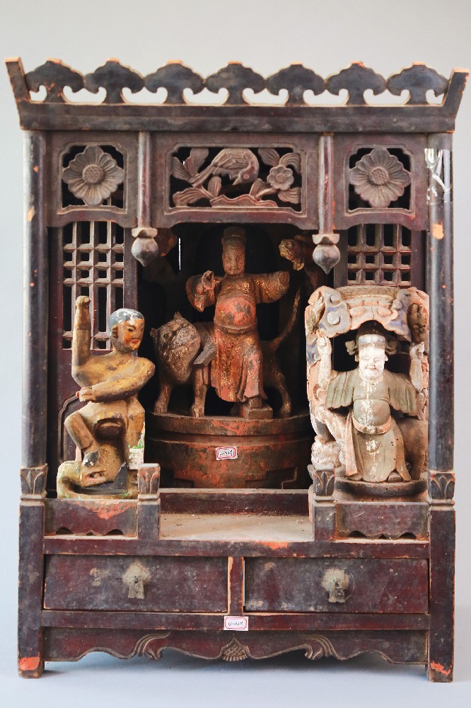 清代木雕神龛孙思邈药王像