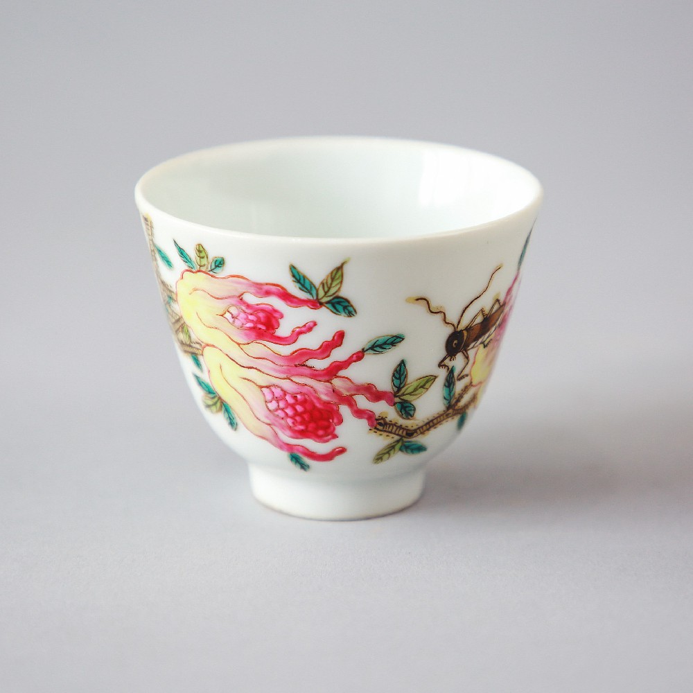 清景德镇佛手图案粉彩瓷质茶杯