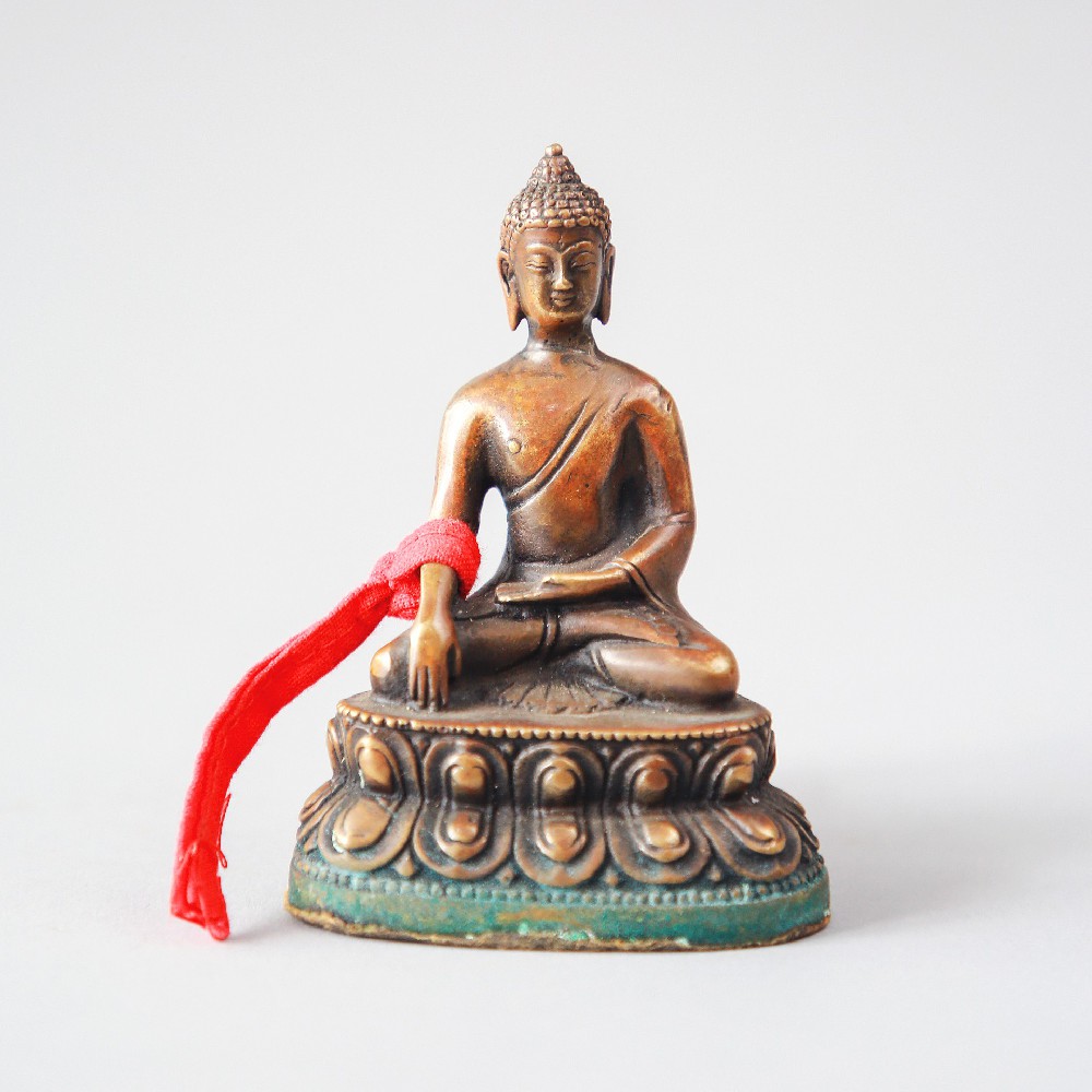 清代铜释迦牟尼佛像
